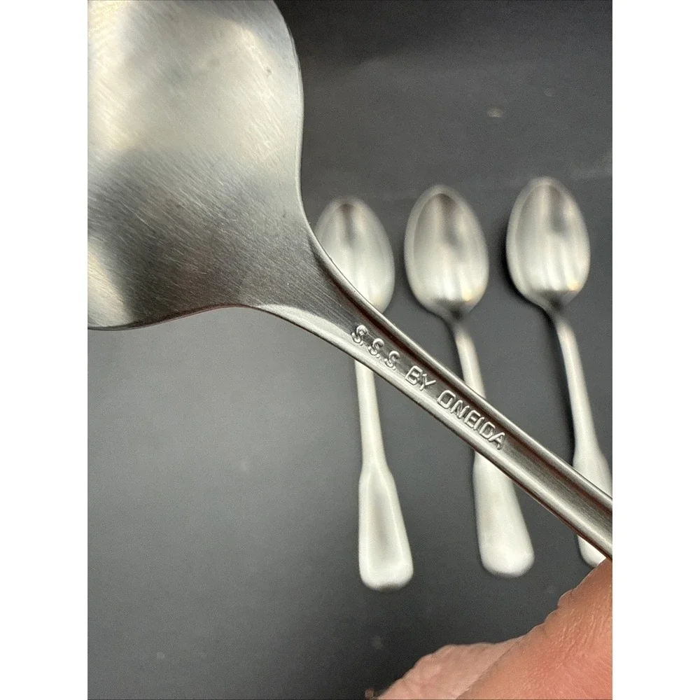 Oneida four teaspoons